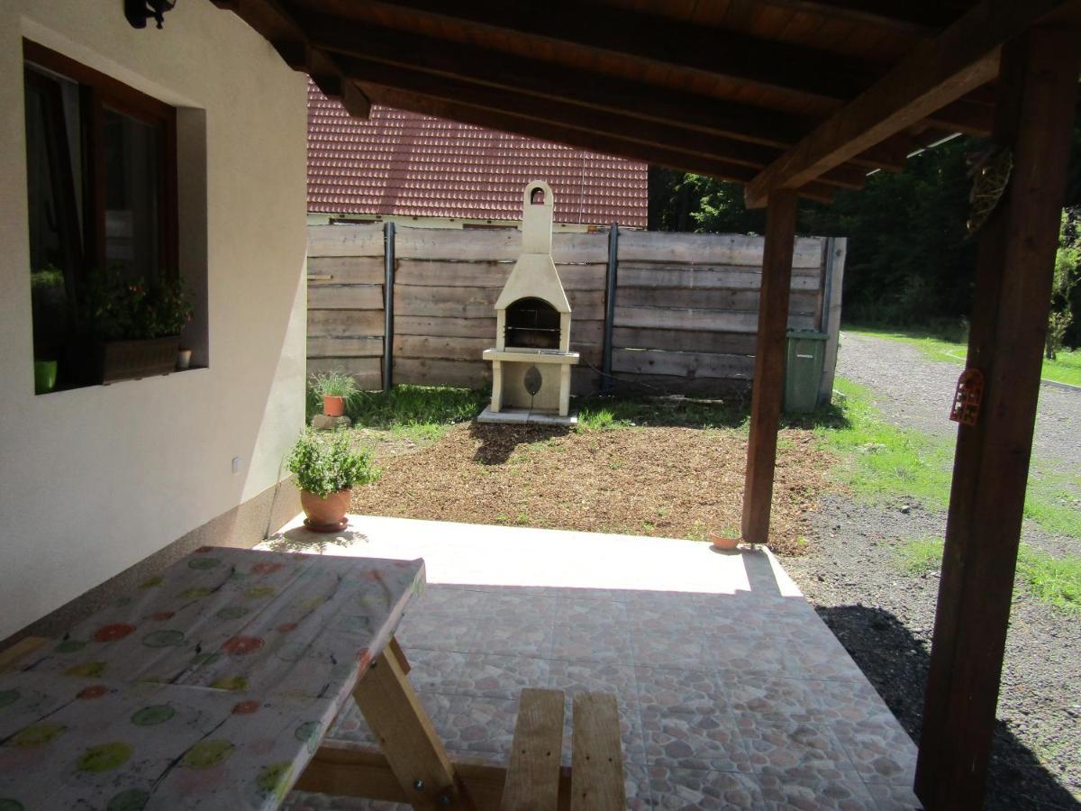Villa Rekreacni Dum V Brdech Pod Svatou Annou Ohrazenice  Esterno foto